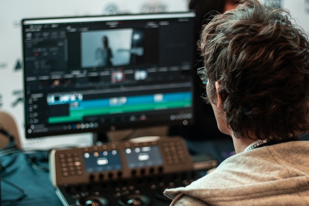 how to hire a youtube video editor